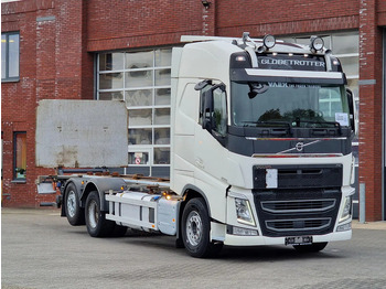 Container transporter/ Swap body truck VOLVO FH13 540