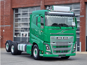 Cab chassis truck VOLVO FH16 750