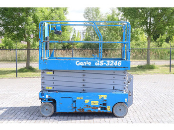 Scissor lift GENIE