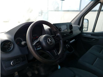 Interior photo 1: Tipper van Mercedes Sprinter