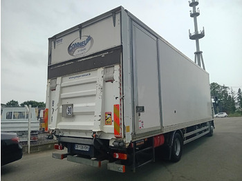 Box truck Renault D16: picture 5