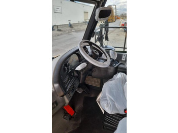 Rigid dumper/ Rock truck Caterpillar 772: picture 5