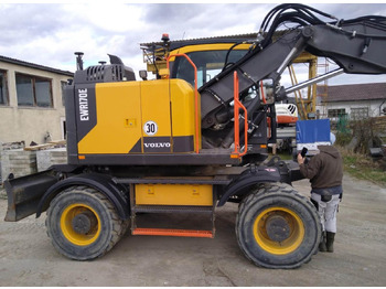 Wheel excavator Volvo EWR170E: picture 2