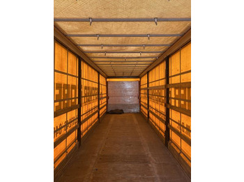 Curtainsider semi-trailer Schwarzmüller: picture 3