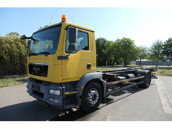 Container transporter/ Swap body truck MAN TGM 18.290