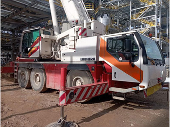 Mobile crane Liebherr LTM 1055-3.2: picture 2