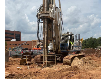 Pile driver SOILMEC