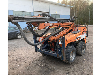 Drilling rig Tamrock Commando 120R: picture 2