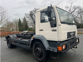 Container transporter/ Swap body truck MAN 18.284 18.264 Steel spring: picture 2