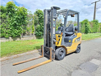LPG forklift CATERPILLAR GP