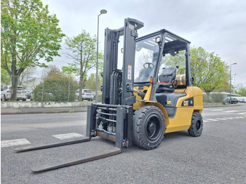LPG forklift CATERPILLAR GP