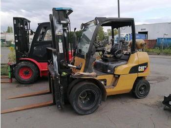 LPG forklift CATERPILLAR GP