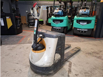 Pallet truck Crown WP3020-2.0: picture 4