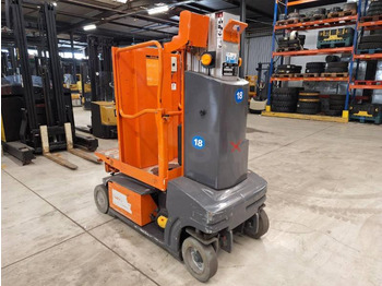 Vertical mast lift JLG