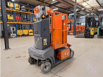 Vertical mast lift JLG