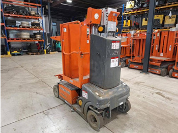 Vertical mast lift JLG