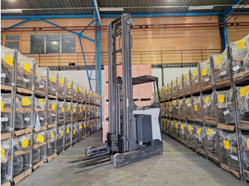 Reach truck UNICARRIERS