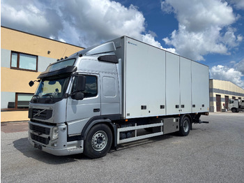 Box truck VOLVO FM330: picture 3