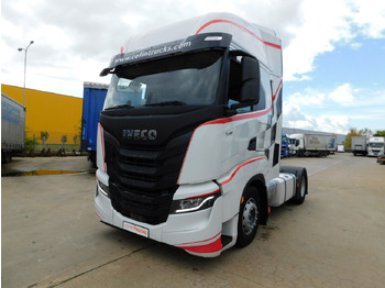Tractor unit IVECO