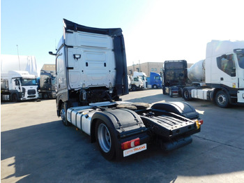 Tractor unit Mercedes Actros: picture 4
