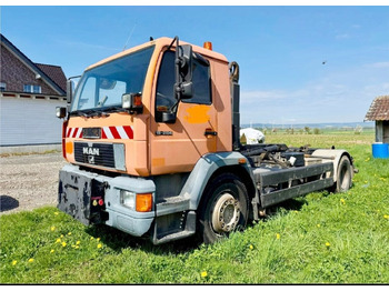 Hook lift truck MAN