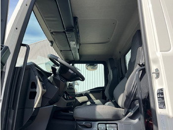 Interior photo 2: Lease a MAN TGM 18.250/340 4x2 BL CH TGM 18.250/340 4x2 BL CH, Funk MAN TGM 18.250/340 4x2 BL CH TGM 18.250/340 4x2 BL CH, Funk Interior photo 2: Lease a MAN TGM 18.250/340 4x2 BL CH TGM 18.250/340 4x2 BL CH, Funk MAN TGM 18.250/340 4x2 BL CH TGM 18.250/340 4x2 BL CH, Funk