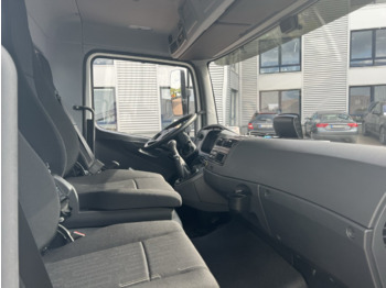 Interior photo 2: Tipper Mercedes-Benz Atego 818/23 K 4x2 Atego 818/23 K 4x2, 2x AHK, Meiller-Kipper, mehrfach Vorhanden!