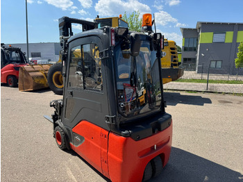 Lease a Linde E20L-02 Triplex Elektro Zinkenverstellgerät Linde E20L-02 Triplex Elektro Zinkenverstellgerät: picture 4 Lease a Linde E20L-02 Triplex Elektro Zinkenverstellgerät Linde E20L-02 Triplex Elektro Zinkenverstellgerät: picture 4