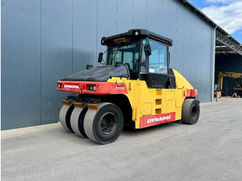 Pneumatic roller DYNAPAC