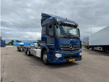 Container transporter/ Swap body truck MERCEDES-BENZ Actros