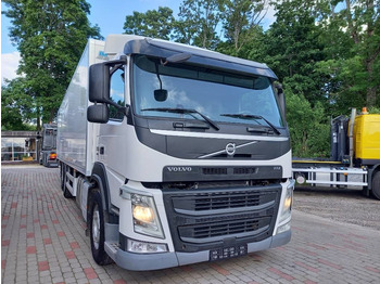 Refrigerator truck Volvo FM 330, 6x2, CARRIER SUPRA 950 U: picture 4