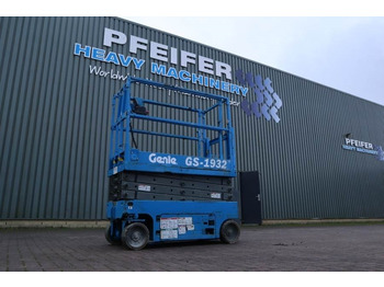 Scissor lift GENIE