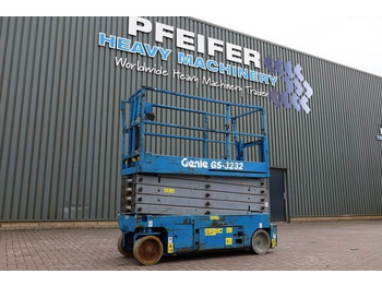 Scissor lift GENIE