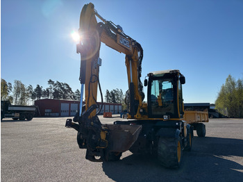 Excavator JCB