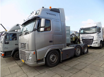 Tractor unit VOLVO FH16