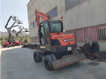 Mini excavator DOOSAN DX55W: picture 3