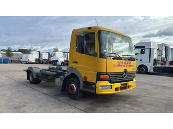 Cab chassis truck Mercedes-Benz Atego 815 (BOITE MANUELLE / MANUAL GEARBOX): picture 2