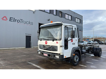 Cab chassis truck VOLVO FL 220