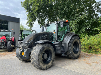 Farm tractor VALTRA T174