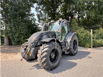 Farm tractor VALTRA T214
