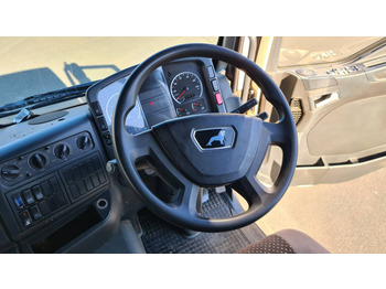 Interior photo 1: Cab chassis truck MAN TGA 26.350 6x2  Rechtslenker(Nr. 5091)