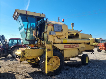 Combine harvester NEW HOLLAND