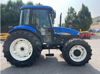 Farm tractor New Holland TD 90 D: picture 4