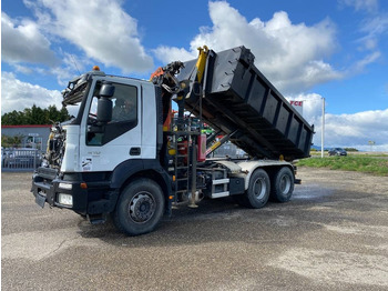 Hook lift truck Iveco TRAKKER 410/EEV -PALFINGER PK13001-T18 endommagé: picture 3