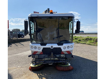 Road sweeper Ravo CR 540 Euro6 Certificat CE / Origine Française: picture 2