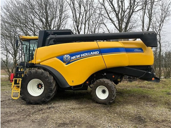 Combine harvester New Holland CX 6090 4wd: picture 2
