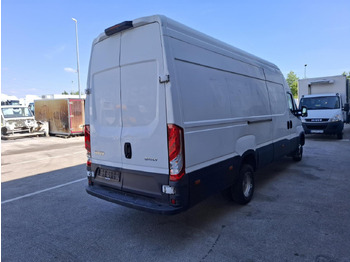 Passenger van IVECO Daily 35C16V: picture 3