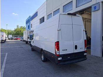 Passenger van IVECO Daily 35C16V: picture 4