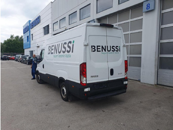Passenger van IVECO Daily 35S14V: picture 3
