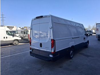 Passenger van IVECO Daily 35S14V: picture 4